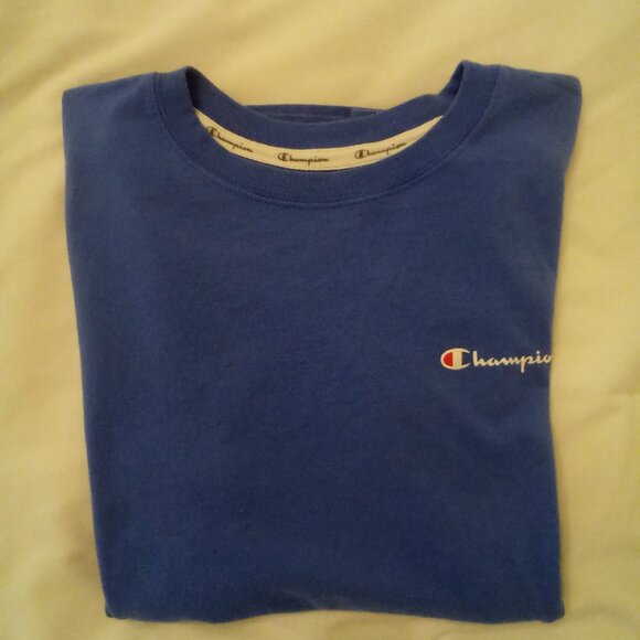 Womens medium champion.t-shirt - Picture 2 of 3